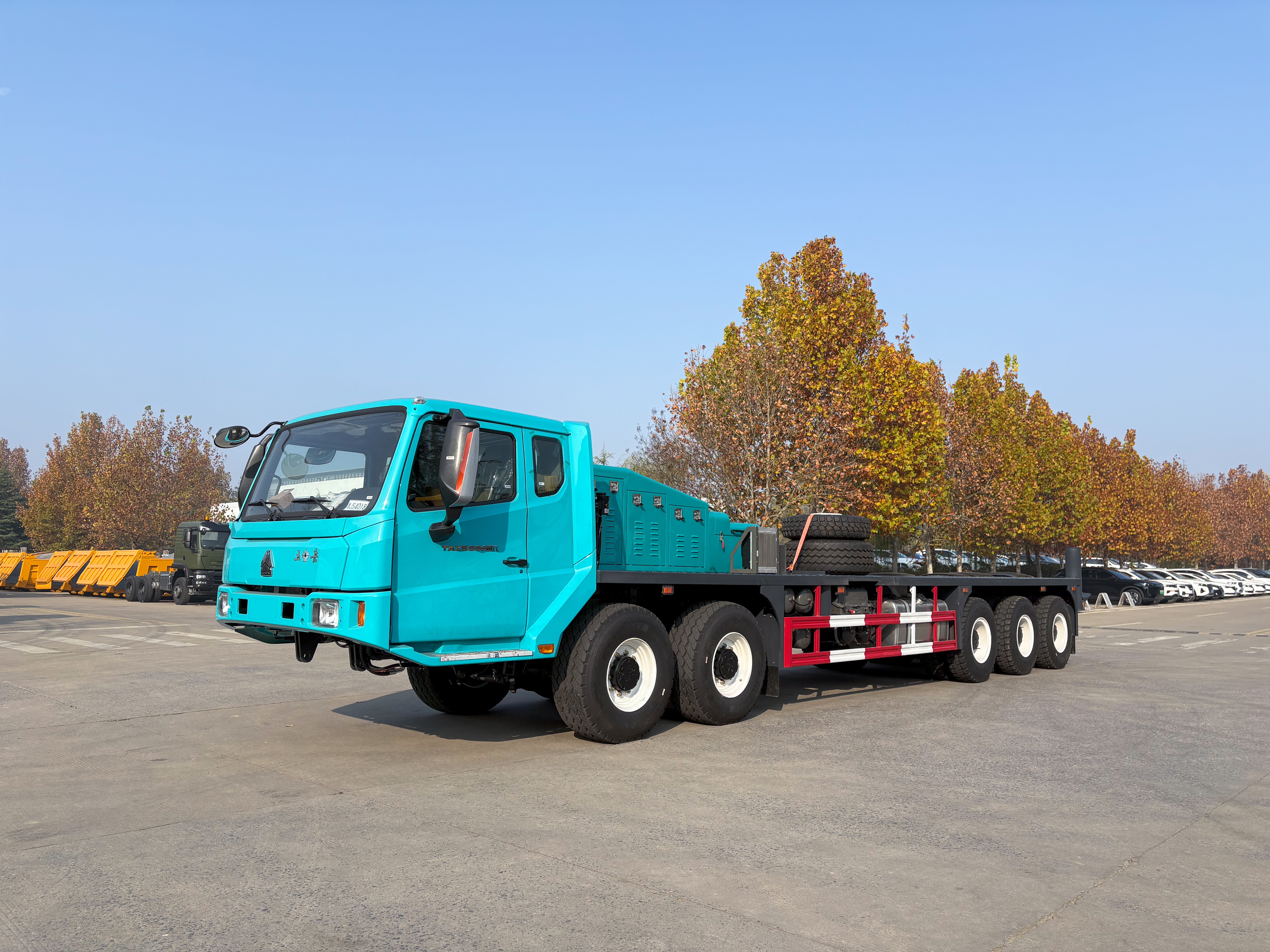 10×10重型鉆機(jī)車專用底盤